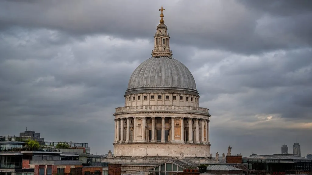 Die Kuppel von St Paul’s Cathedral, 111 Meter über der City of London