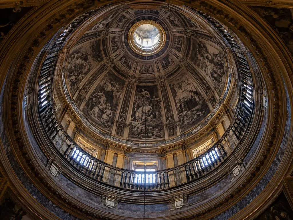 Die bemalte innere Kuppel von St Paul’s Cathedral, vom Boden aus gesehen